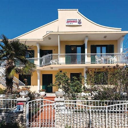 Lovely Apartment In Rogoznica With Wifi Εξωτερικό φωτογραφία