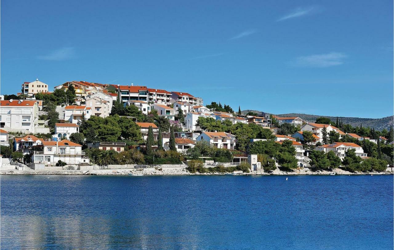 Lovely Apartment In Rogoznica With Wifi Εξωτερικό φωτογραφία